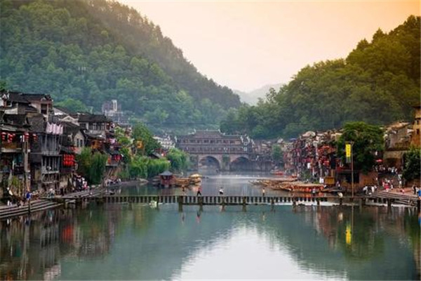 张家界旅游需要多少钱 张家界旅游有哪些值得去的景点393 / 作者:UFO爱好者 / 帖子ID:101496