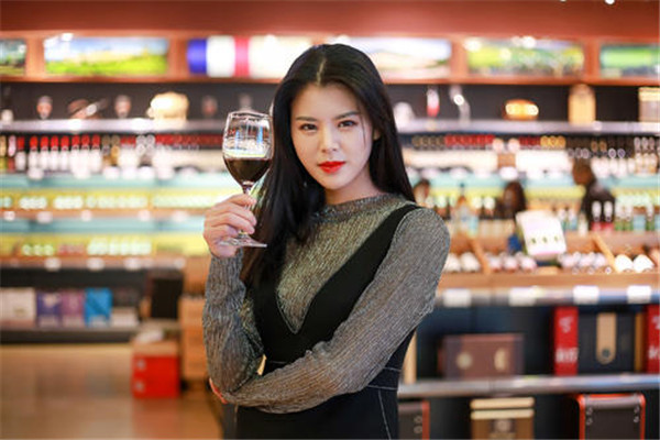 重庆最美女孩吓人原版 只是一个猎奇恐怖视频而已171 / 作者:UFO爱好者 / 帖子ID:101844