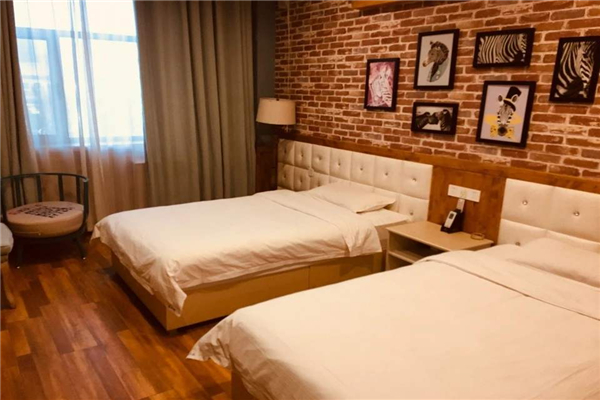 世界上最小的旅馆 用旅行箱改造而成（仅能住2人）484 / 作者:UFO爱好者 / 帖子ID:91208