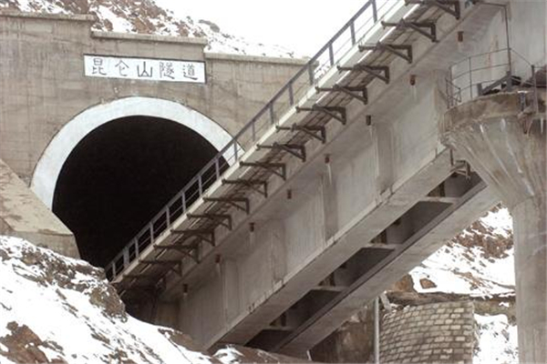 世界上最长的高原冻土隧道 昆仑山隧道（位于青海境内）374 / 作者:UFO爱好者 / 帖子ID:91203