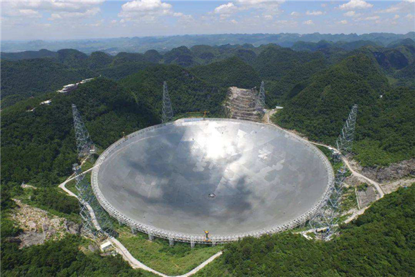 世界上最大的锅 位于贵州省的中国天眼（30个足球场）174 / 作者:UFO爱好者 / 帖子ID:91057