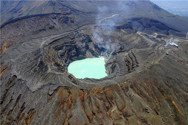 世界上最大的火山口 日本阿苏山火山口（喷发剧烈）454 / 作者:UFO爱好者 / 帖子ID:91012