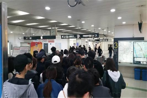 100ml发胶能带上地铁吗 不易燃易爆可带上地铁614 / 作者:UFO爱好者 / 帖子ID:74717