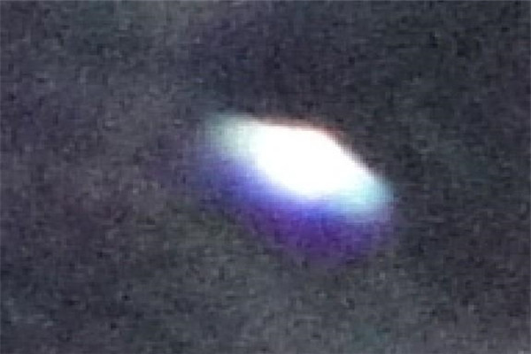 云南泸沽湖UFO视频录像 上空出现奇异发光物体（神奇）703 / 作者:UFO爱好者 / 帖子ID:100326