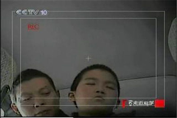 重庆僵尸事件真相 男孩化身僵尸随便咬人（歇斯底里症）635 / 作者:UFO爱好者 / 帖子ID:99634