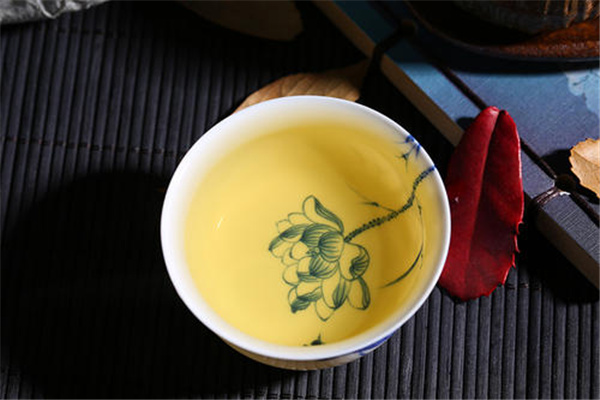 冰岛古树茶多少钱一斤：原叶4000元一斤（原料珍稀）803 / 作者:UFO爱好者 / 帖子ID:71021