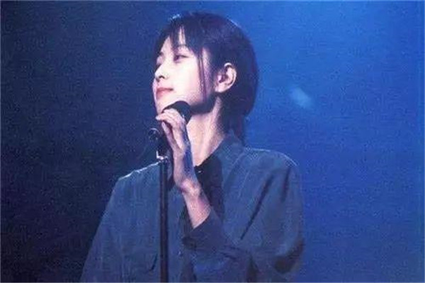 黄家驹与坂井泉水有什么关系：两人都意外去世（才华横溢）668 / 作者:UFO爱好者 / 帖子ID:71195