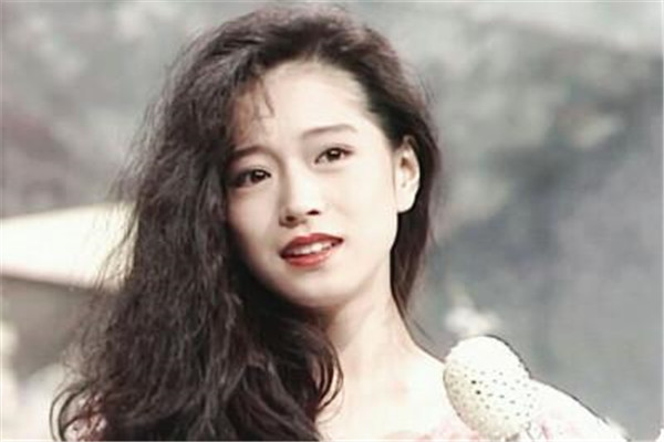日本昭和时代三大歌姬：中森明菜十分有灵气（徐克的偶像）509 / 作者:UFO爱好者 / 帖子ID:71375