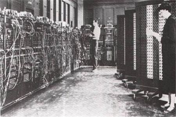 世界上第一台电脑：产生于1946年（是第一代计算机）739 / 作者:UFO爱好者 / 帖子ID:68432