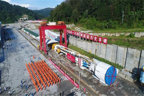 中国最长的隧道：高黎贡山隧道（位于云南省保山市）820 / 作者:UFO爱好者 / 帖子ID:67938