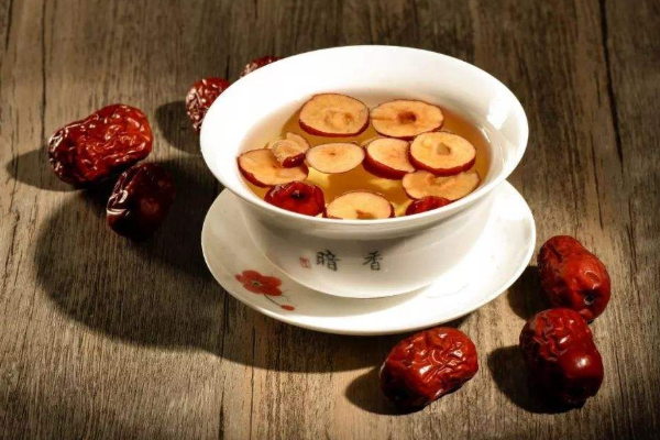 女士滋补补品推荐:红酒美容，燕窝滋补(乌鸡大补需适量)4 / 作者:UFO爱好者 / 帖子ID:79523
