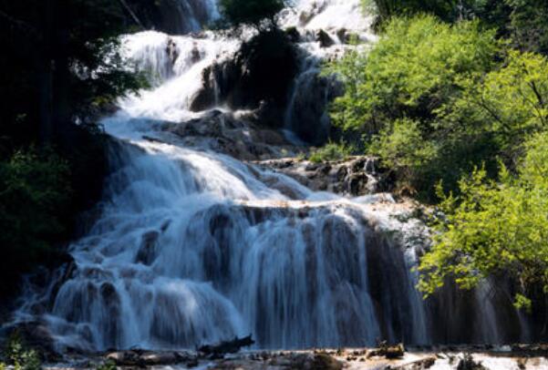 世界上最大的钙华瀑布:扎嘎瀑布，高104米(声闻十里)686 / 作者:UFO爱好者 / 帖子ID:90846