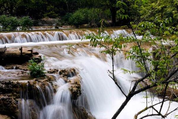 世界上最大的钙华瀑布:扎嘎瀑布，高104米(声闻十里)682 / 作者:UFO爱好者 / 帖子ID:90846