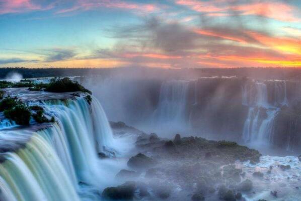 世界上最宽的瀑布:伊瓜苏瀑布，宽4千米(世界自然遗产)697 / 作者:UFO爱好者 / 帖子ID:90845