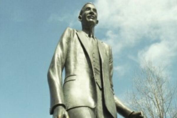 世界上最高的人:瓦德罗，高达2.72米(逝世后身高还在长)259 / 作者:UFO爱好者 / 帖子ID:90840