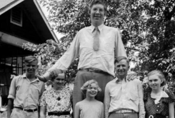 世界上最高的人:瓦德罗，高达2.72米(逝世后身高还在长)910 / 作者:UFO爱好者 / 帖子ID:90840