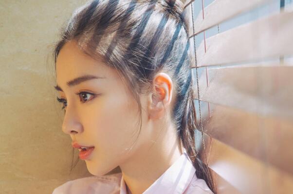 2020年亚太第一美:Lisa，天使脸魔鬼身材(专辑销售冠军)60 / 作者:UFO爱好者 / 帖子ID:78921