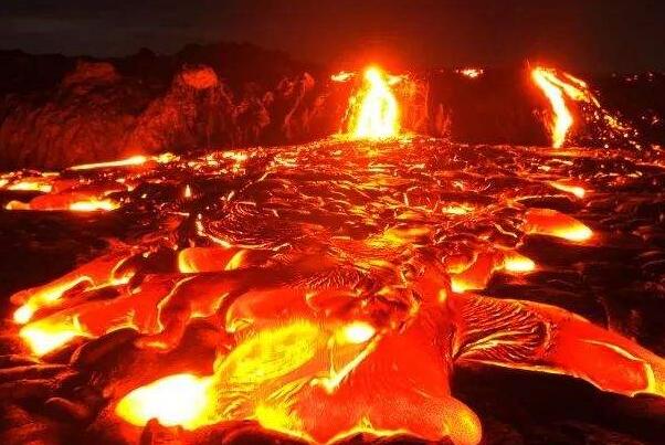 火山是怎么形成的?板块运动，地壳岩浆喷发(地下150千米)820 / 作者:UFO爱好者 / 帖子ID:78770