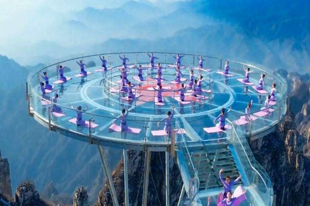 玻璃栈道用的什么玻璃?钢化夹胶玻璃，500千克/cm强度769 / 作者:UFO爱好者 / 帖子ID:78484