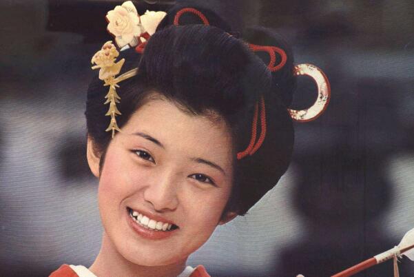 山口百惠是杨贵妃的后裔吗?不是，杨贵妃逃至日本不可能506 / 作者:UFO爱好者 / 帖子ID:77934