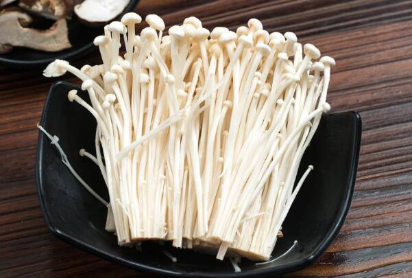 金针菇可以和豆腐一起吃吗?可以，金针菇驴肉同食会心痛172 / 作者:UFO爱好者 / 帖子ID:77816