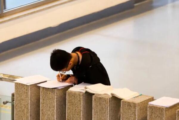 学位论文作假行为“零容忍”:学术不端者开除学籍597 / 作者:UFO爱好者 / 帖子ID:75310