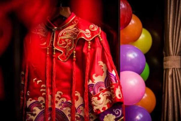 婚前买房、婚礼烧钱、婚后琐事不断:婚姻花钱的地方太多303 / 作者:UFO爱好者 / 帖子ID:74723
