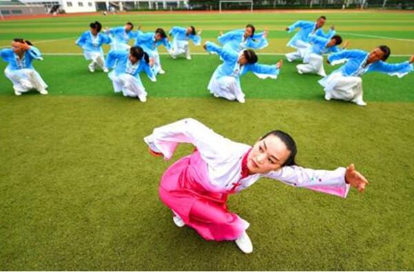 华佗五禽戏是哪五禽 通过模仿虎鹿熊猿鸟的动作可以养生164 / 作者:UFO爱好者 / 帖子ID:76012
