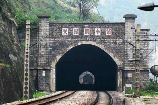 中国最惨烈的一条铁路 最高动工35万人牺牲2100人(英雄铁路)178 / 作者:UFO爱好者 / 帖子ID:89606