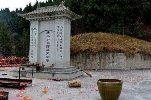 为什么没人挖袁天罡墓 军队驻扎在墓地附近(盗墓贼不敢去)683 / 作者:UFO爱好者 / 帖子ID:72824
