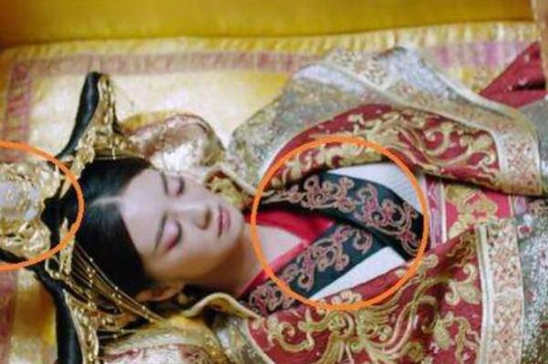 女尸棺材内产子 尸体分解中产生气体推出胎内婴儿249 / 作者:UFO爱好者 / 帖子ID:105366