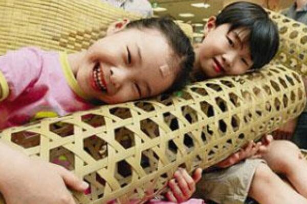 竹夫人是什么东西 人们通过竹夫人进行降温(竹子导热系数低)22 / 作者:UFO爱好者 / 帖子ID:71736