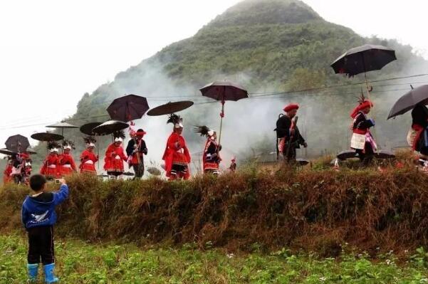 赶鸟节是哪个民族的节日：瑶族纪念瑛姑和李小二爱情的节日965 / 作者:UFO爱好者 / 帖子ID:71386