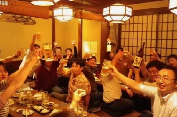 日本人喜欢喝什么：日本对酒痴迷(自动售货机饮料也很流行)622 / 作者:UFO爱好者 / 帖子ID:68601
