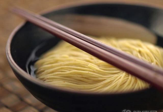 吃鸡蛋常犯这几种错！鸡蛋不能与豆浆一起吃？爱吃生鸡蛋中毒？316 / 作者:UFO爱好者 / 帖子ID:69539