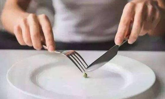 生活中容易入坑的10个饮食科普 隔夜菜有亚硝酸盐会致癌？972 / 作者:UFO爱好者 / 帖子ID:70648