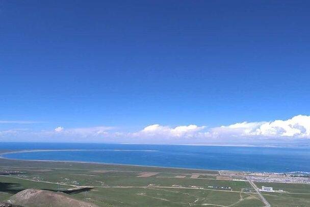 中国最大的咸水湖:青海湖，约4583平方公里205 / 作者:UFO爱好者 / 帖子ID:93646