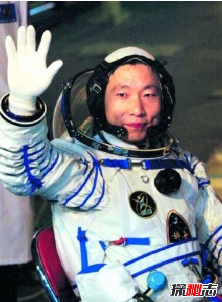 有人说回来的人不是杨利伟，真正的杨利伟死了没有(谣言)2 / 作者:UFO爱好者 / 帖子ID:98962
