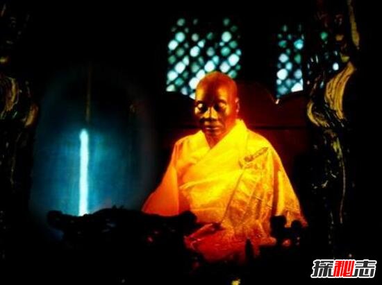 禅宗六祖慧能大师肉身千年不腐之谜，刻意塑造而成(假的)467 / 作者:UFO爱好者 / 帖子ID:99111