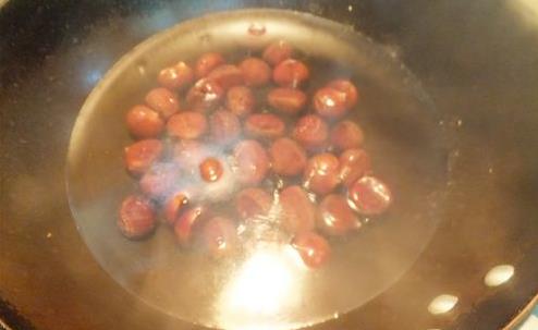 板栗好吃营养价值高 新鲜板栗如何快速剥皮具体步骤815 / 作者:UFO爱好者 / 帖子ID:70225