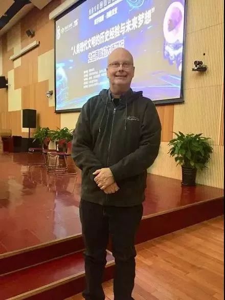 罗伯特?索耶：中国可能成为下一个世界科幻中心605 / 作者:UFO爱好者 / 帖子ID:67439