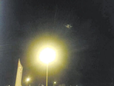 UFO盘旋大连市夜空 疑外星人在探测317 / 作者:UFO爱好者 / 帖子ID:85996 UFO盘旋大连市夜空 疑外星人在探测317 / 作者:UFO爱好者 / 帖子ID:85996