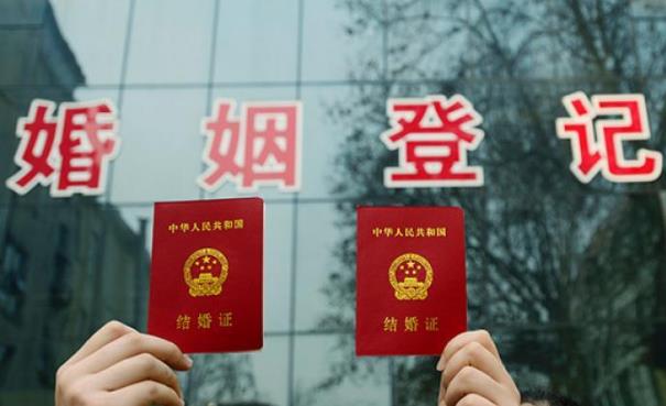 2021年最新婚姻法规定法定结婚年龄是多少岁 双方满18岁可以领证吗763 / 作者:UFO爱好者 / 帖子ID:78209