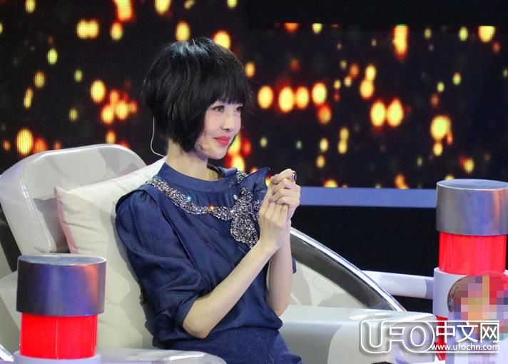 鲁豫新发型 像极科幻片里的机器人282 / 作者: / 来源: 鲁豫新发型 像极科幻片里的机器人282 / 作者: / 来源: