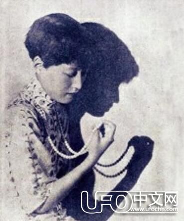 孟小冬照片灵异事件286 / 作者: / 来源:
