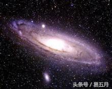 银河系，为什么是螺旋状的呢？为什么都是呈扁平结构的呢？443 / 作者: / 来源:
