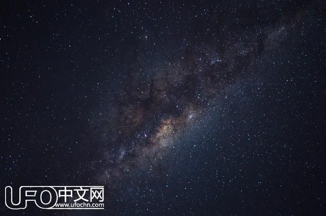 银河系宛如奔腾的急流一泻千里222 / 作者: / 来源:
