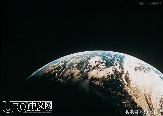 为什么行星不会发光？地球会发光么？月亮会发光么？167 / 作者: / 来源: