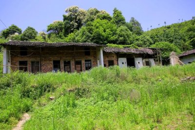 上饶新田岩山卜：“飞碟”湖畔，打开故乡的情感密码