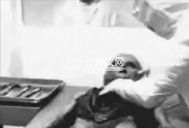 美国罗斯威尔飞碟事件68周年：发现外星人尸体始末630 / 作者: / 来源: